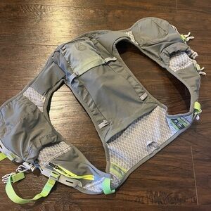 Mountain Hardwear Fluid Race Vest